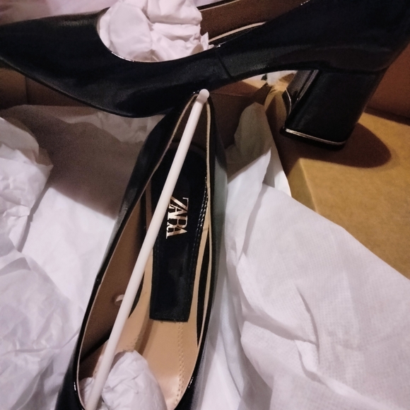 ZARA Black Patent Leather Block Heels Gold Band Pointed Toes 2-5/8" Heel US 7.5 - Picture 15 of 15